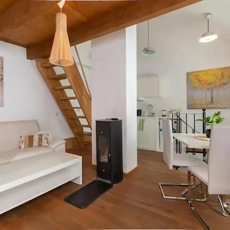 아파트 Cozy 3 Story House In Old Town *