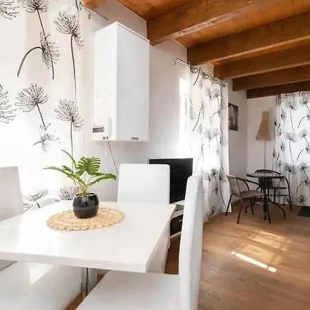 아파트 Cozy 3 Story House In Old Town 탈린