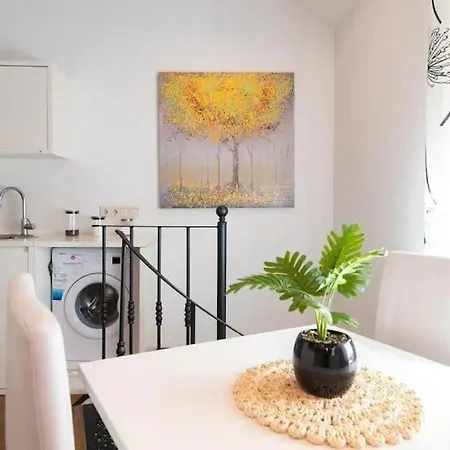 Cozy 3 Story House In Old Town 탈린